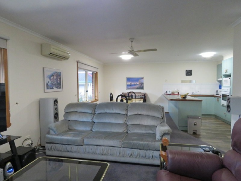 Villa 7/1-5 Canal Road, Paynesville VIC 3880