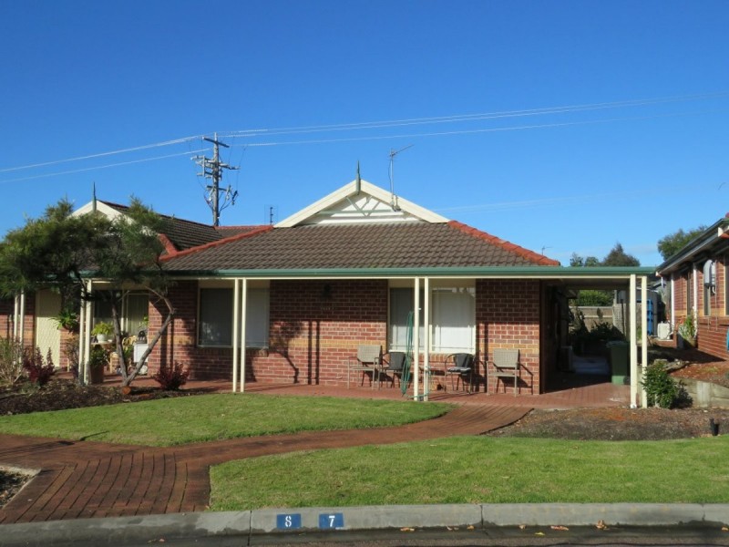 Villa 7/1-5 Canal Road, Paynesville VIC 3880