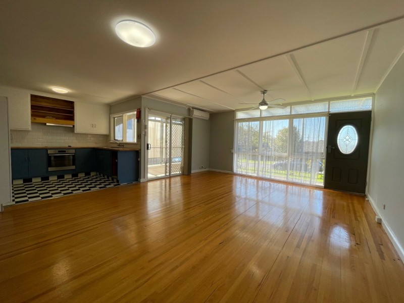 Unit 1/24 McMillan Grove, Paynesville VIC 3880