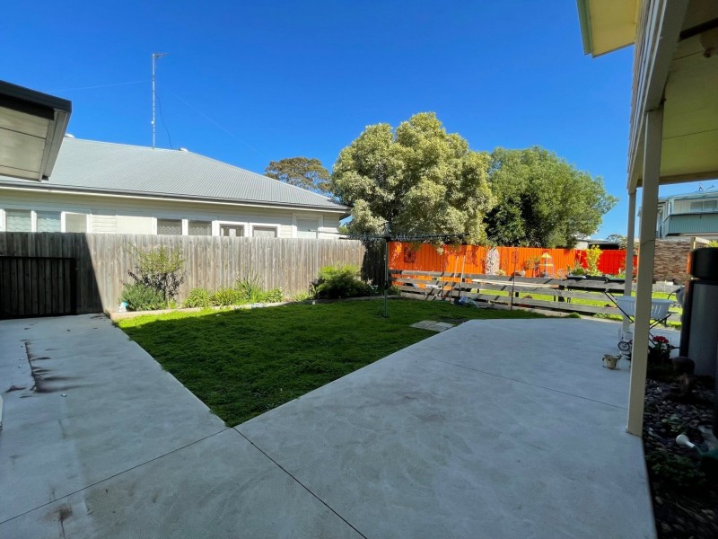 Unit 1/24 McMillan Grove, Paynesville VIC 3880