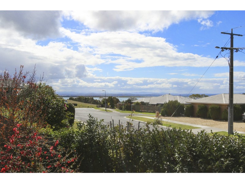 51 Fullarton Drive, Paynesville VIC 3880