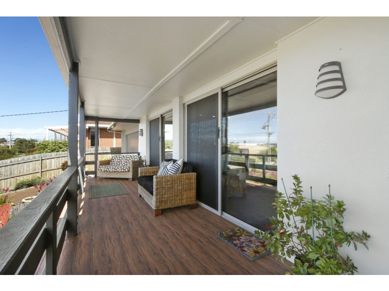 51 Fullarton Drive, Paynesville VIC 3880