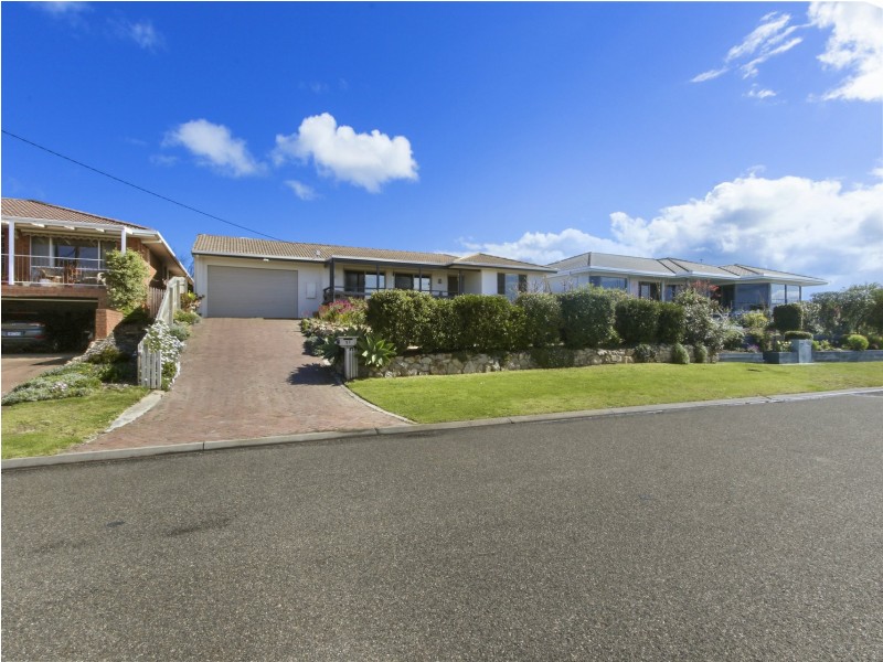 51 Fullarton Drive, Paynesville VIC 3880