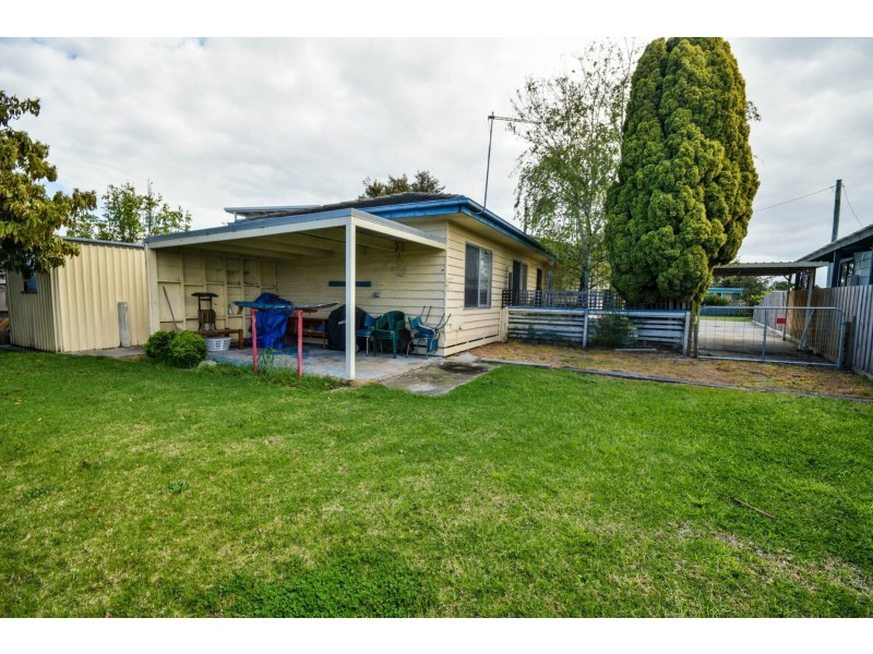 4 Tambo Avenue, Paynesville VIC 3880