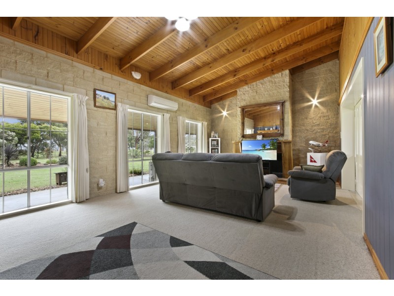 165 Lake Victoria Road, Eagle Point VIC 3878