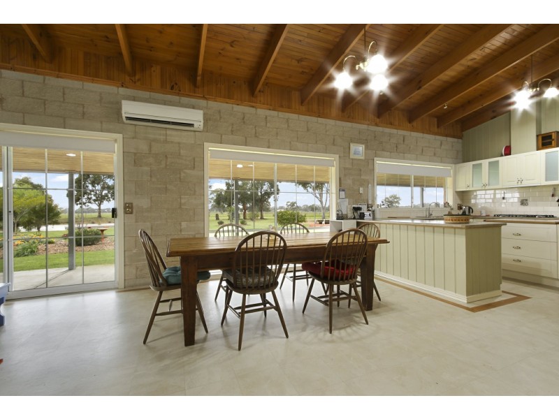 165 Lake Victoria Road, Eagle Point VIC 3878