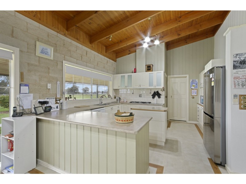 165 Lake Victoria Road, Eagle Point VIC 3878