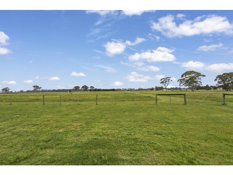 165 Lake Victoria Road, Eagle Point VIC 3878