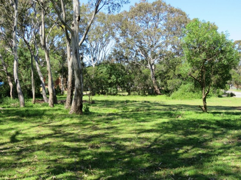 30 Fourth Avenue, Raymond Island VIC 3880