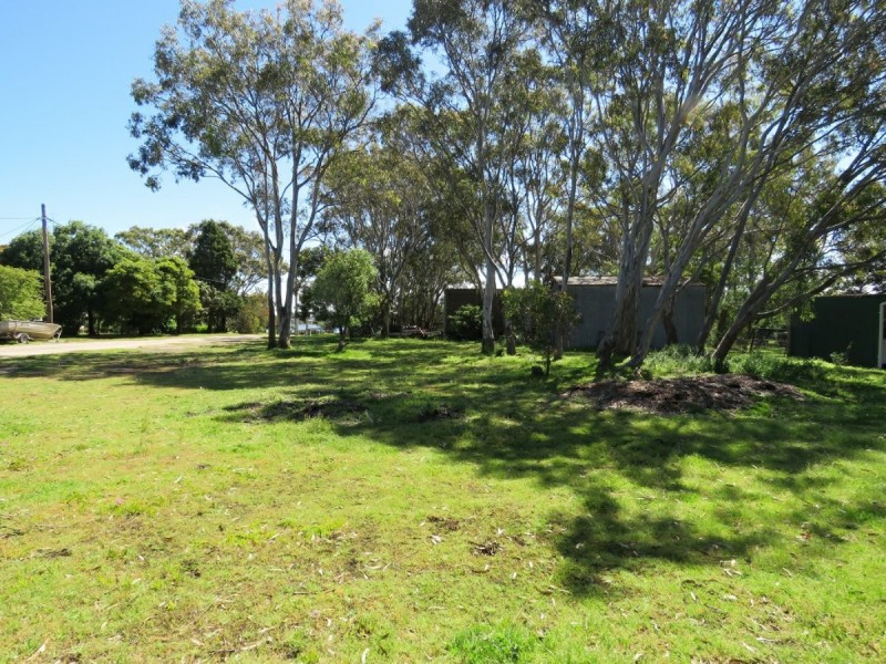 30 Fourth Avenue, Raymond Island VIC 3880