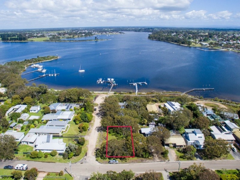 30 Fourth Avenue, Raymond Island VIC 3880
