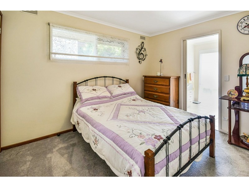 37 McMillan Grove, Paynesville VIC 3880