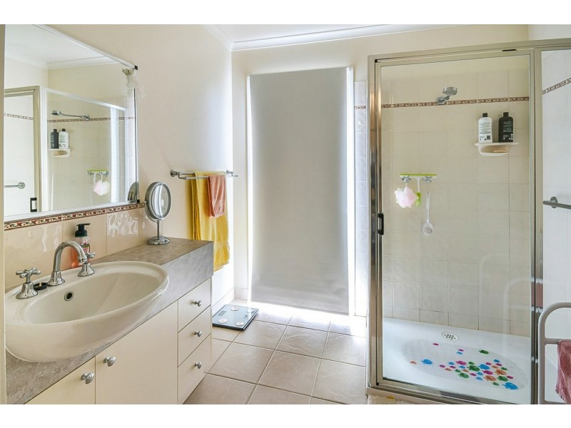 37 McMillan Grove, Paynesville VIC 3880