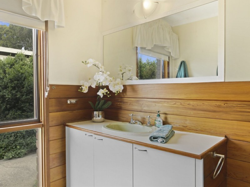 15 Newton Close, Paynesville VIC 3880