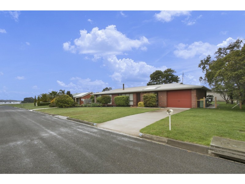 10 Lake Valley Way, Newlands Arm VIC 3875