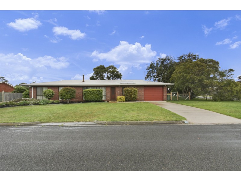 10 Lake Valley Way, Newlands Arm VIC 3875