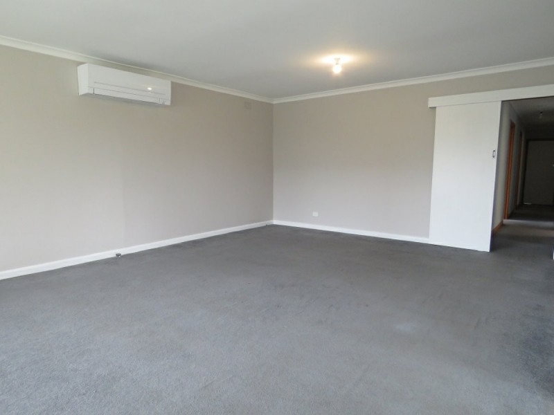 Unit 1/12 McMillan Grove, Paynesville VIC 3880