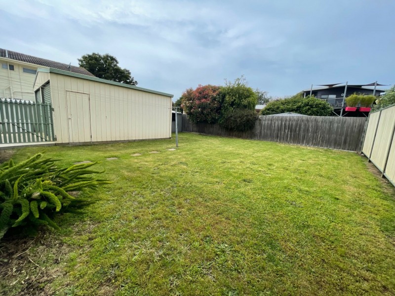 Unit 1/12 McMillan Grove, Paynesville VIC 3880