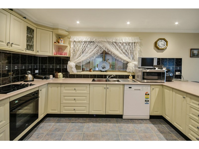 4 Midway Avenue, Newlands Arm VIC 3875