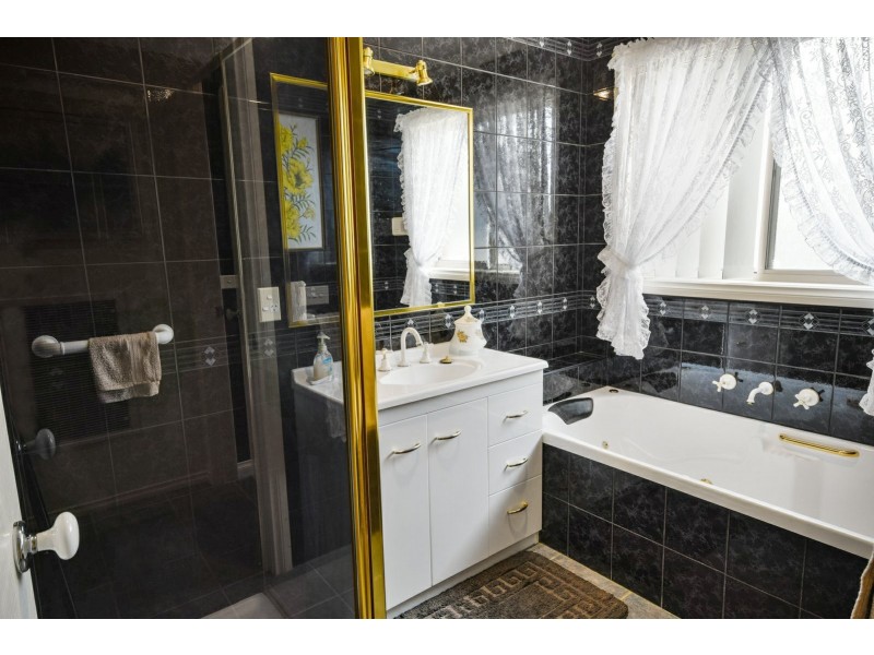 4 Midway Avenue, Newlands Arm VIC 3875