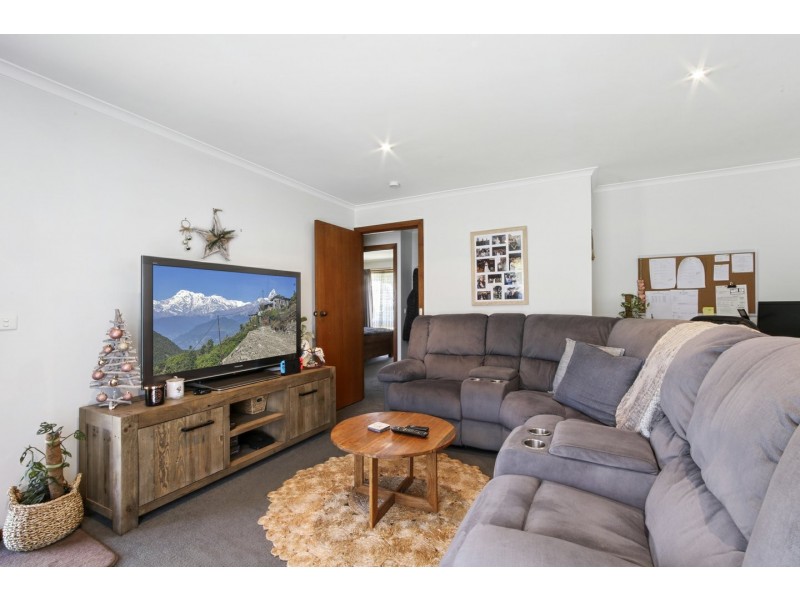 14 Bay Road, Eagle Point VIC 3878