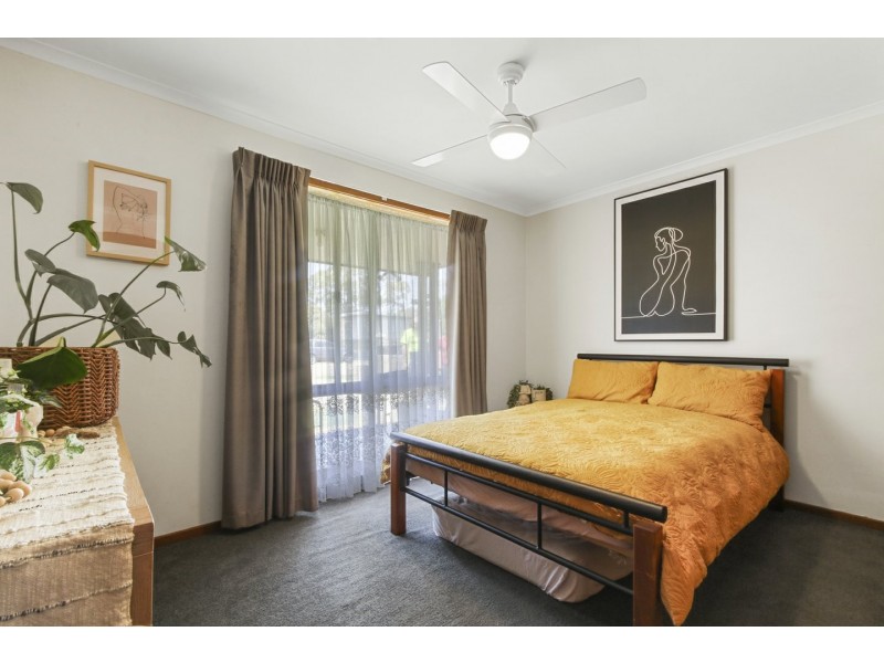 14 Bay Road, Eagle Point VIC 3878