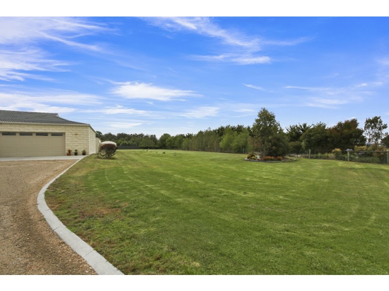 45 Simpsons Drive, Newlands Arm VIC 3875