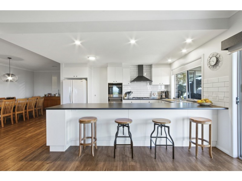 14 Eagle Bay Terrace, Paynesville VIC 3880