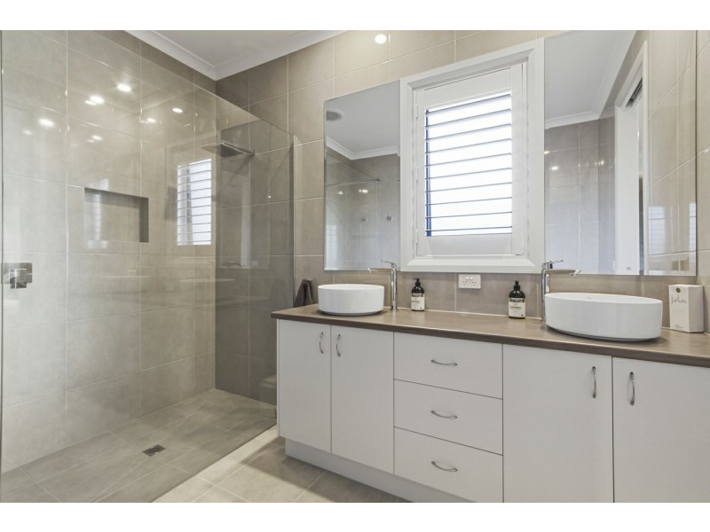 14 Eagle Bay Terrace, Paynesville VIC 3880