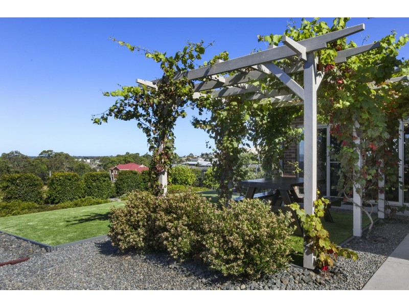 14 Eagle Bay Terrace, Paynesville VIC 3880