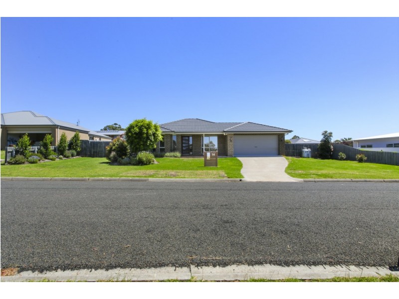 14 Village Fair Drive, Newlands Arm VIC 3875