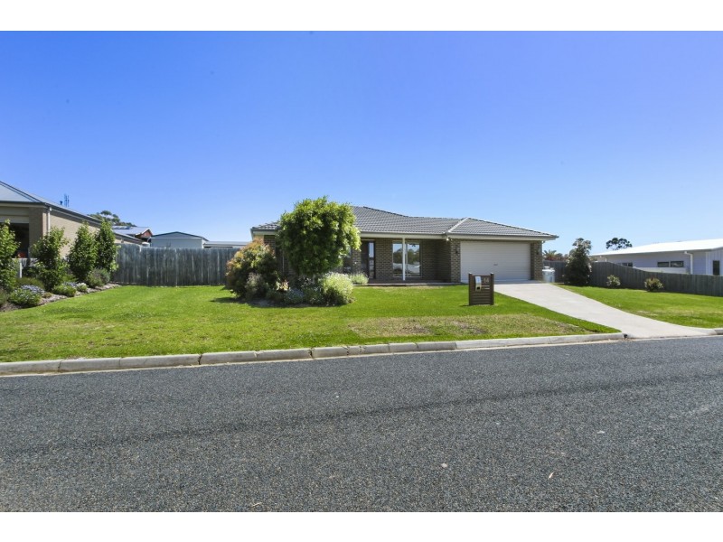 14 Village Fair Drive, Newlands Arm VIC 3875