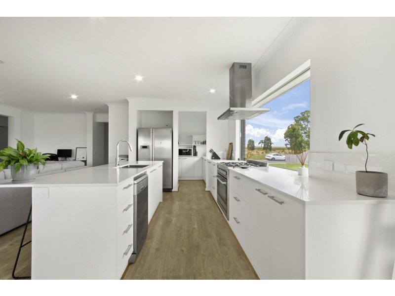 15 Bishop View, Paynesville VIC 3880