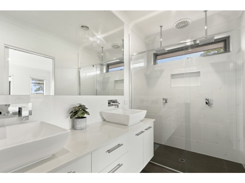 15 Bishop View, Paynesville VIC 3880