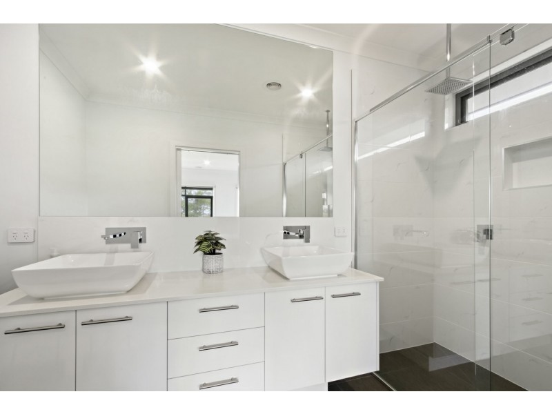 15 Bishop View, Paynesville VIC 3880