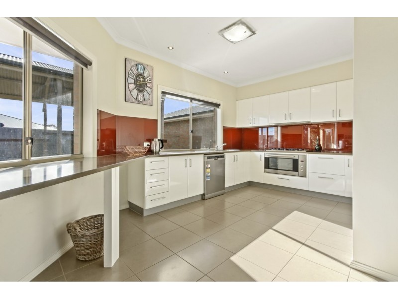 19 Eagle Bay Terrace, Paynesville VIC 3880