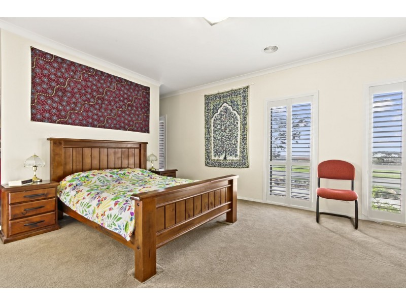 19 Eagle Bay Terrace, Paynesville VIC 3880