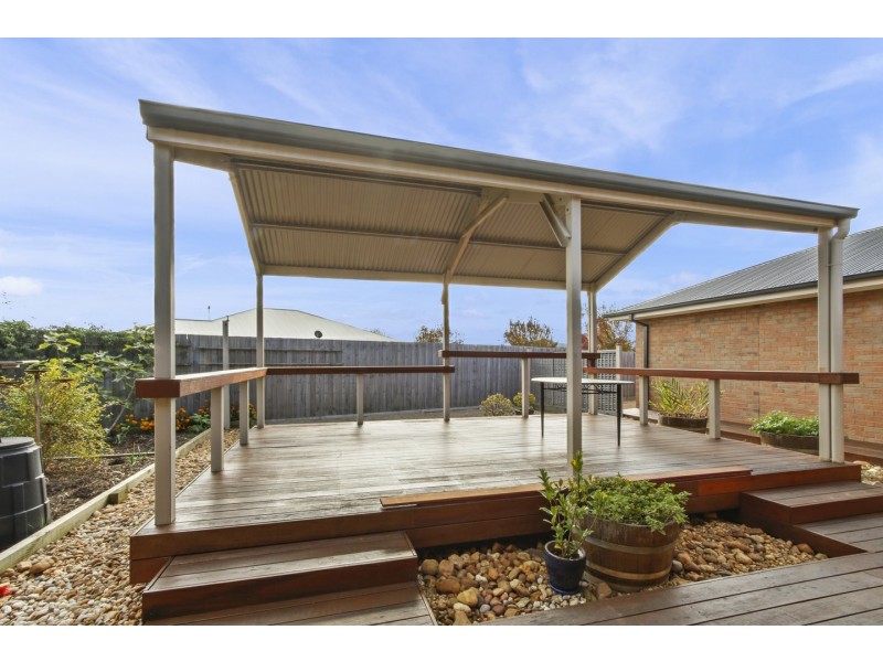19 Eagle Bay Terrace, Paynesville VIC 3880