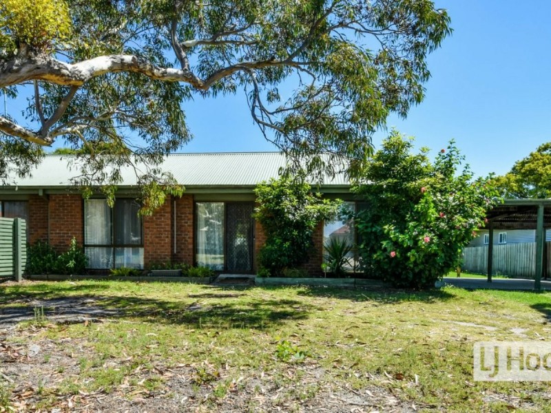 Unit 1/19 Toonalook Parade, Paynesville VIC 3880