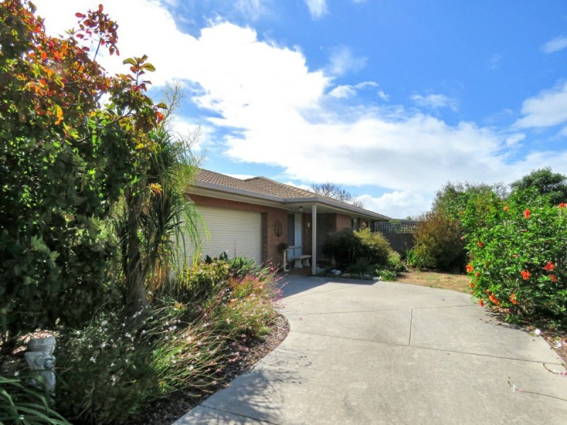 14 Acacia Court, Paynesville VIC 3880