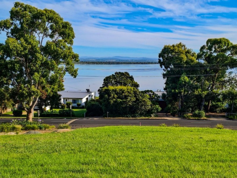 178 Bay Road, Eagle Point VIC 3878