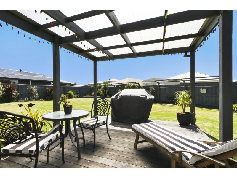 3 Caddie Court, Paynesville VIC 3880