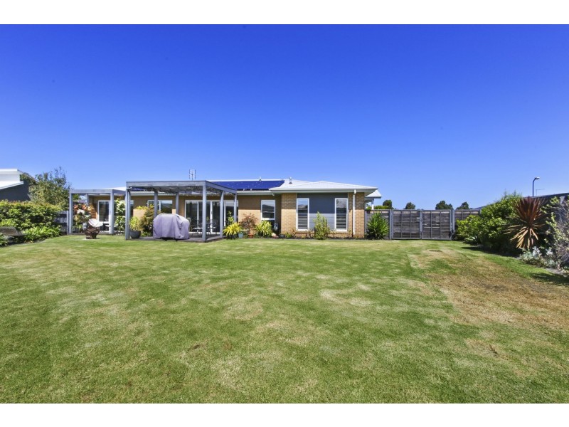 3 Caddie Court, Paynesville VIC 3880