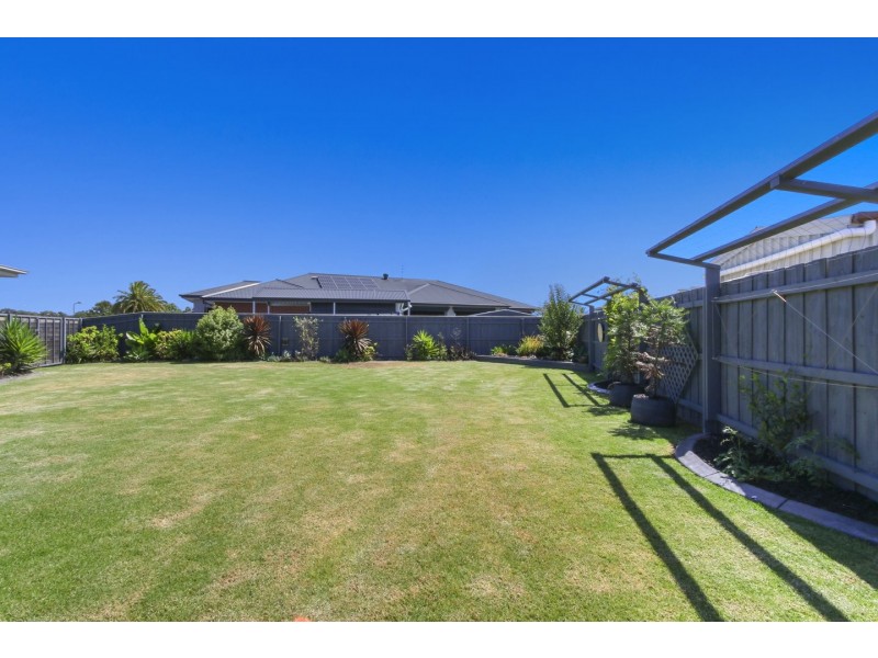 3 Caddie Court, Paynesville VIC 3880