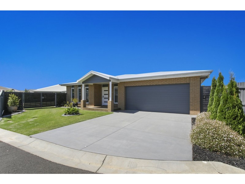 3 Caddie Court, Paynesville VIC 3880