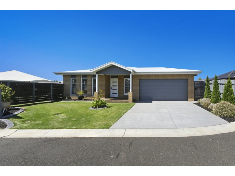 3 Caddie Court, Paynesville VIC 3880