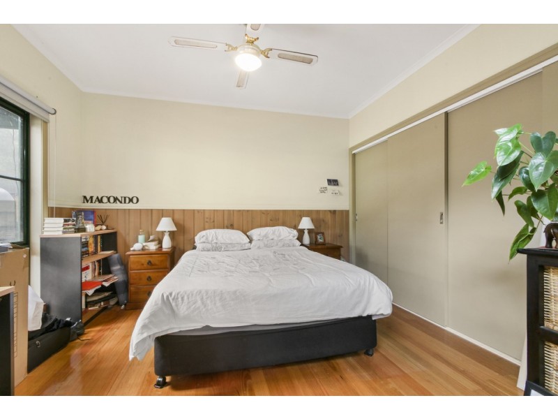 18 Currawong Close, Raymond Island VIC 3880