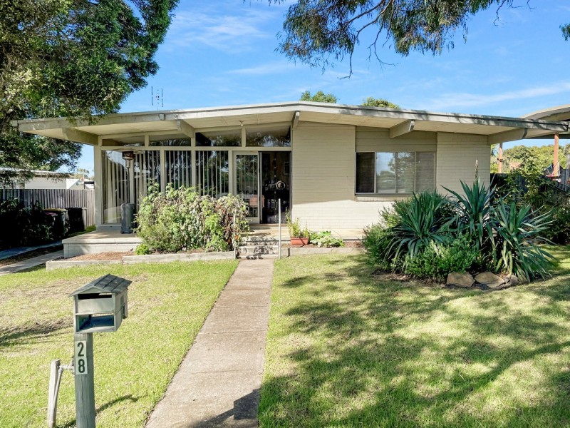 28 Canal Road, Paynesville VIC 3880