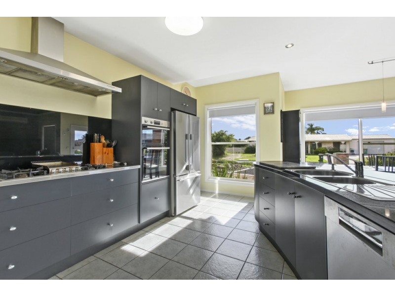 4 Lake Harbour Avenue, Newlands Arm VIC 3875