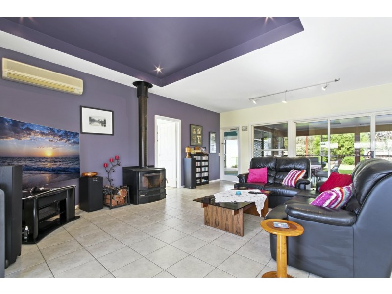 4 Lake Harbour Avenue, Newlands Arm VIC 3875